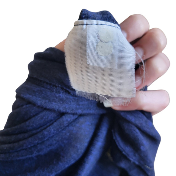 Old Navy dark blue flowy tank top, size large - Picture 4 of 4